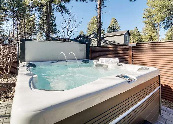 Holiday home Modern Retreat W/ Fire Pit & Ev Charger! *