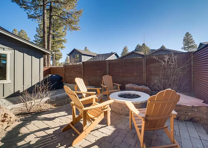 Modern Retreat W/ Fire Pit & Ev Charger! *