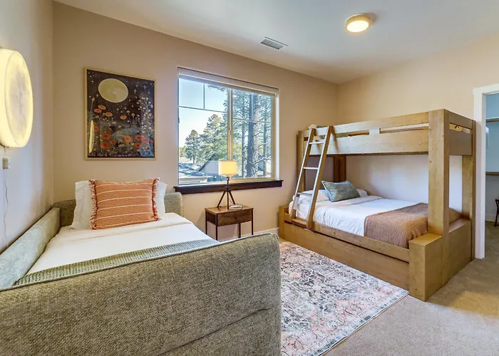 Modern Retreat W/ Fire Pit & Ev Charger! Holiday home *