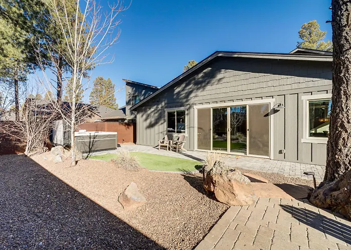 Modern Retreat W/ Fire Pit & Ev Charger! *