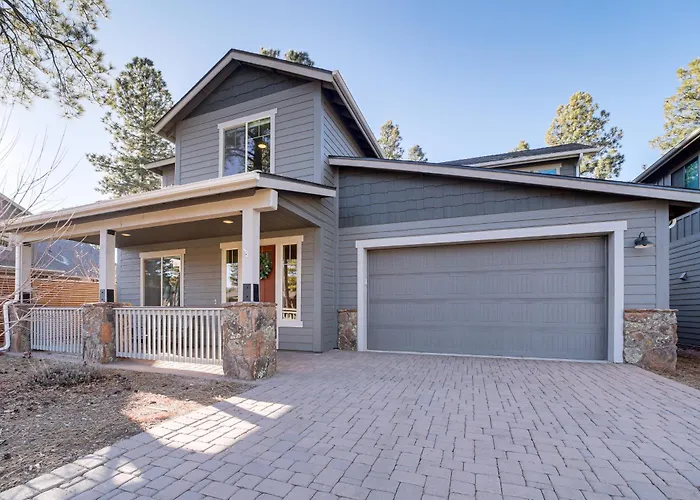 Modern Retreat W/ Fire Pit & Ev Charger!