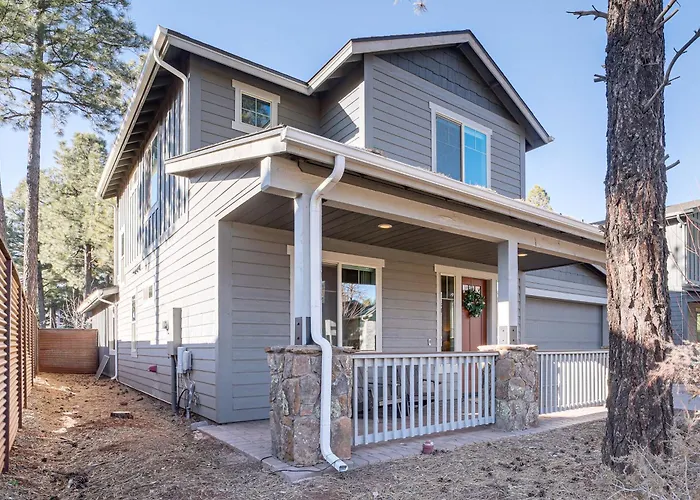 Holiday home Modern Retreat W/ Fire Pit & Ev Charger! *