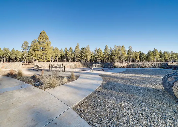 Holiday home Modern Retreat W/ Fire Pit & Ev Charger!