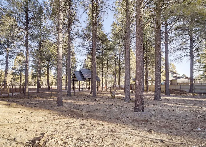 Holiday home Modern Retreat W/ Fire Pit & Ev Charger!