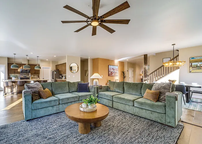 Modern Retreat W/ Fire Pit & Ev Charger! Holiday home *