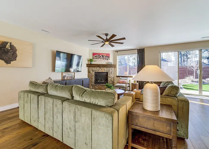 Modern Retreat W/ Fire Pit & Ev Charger! Holiday home